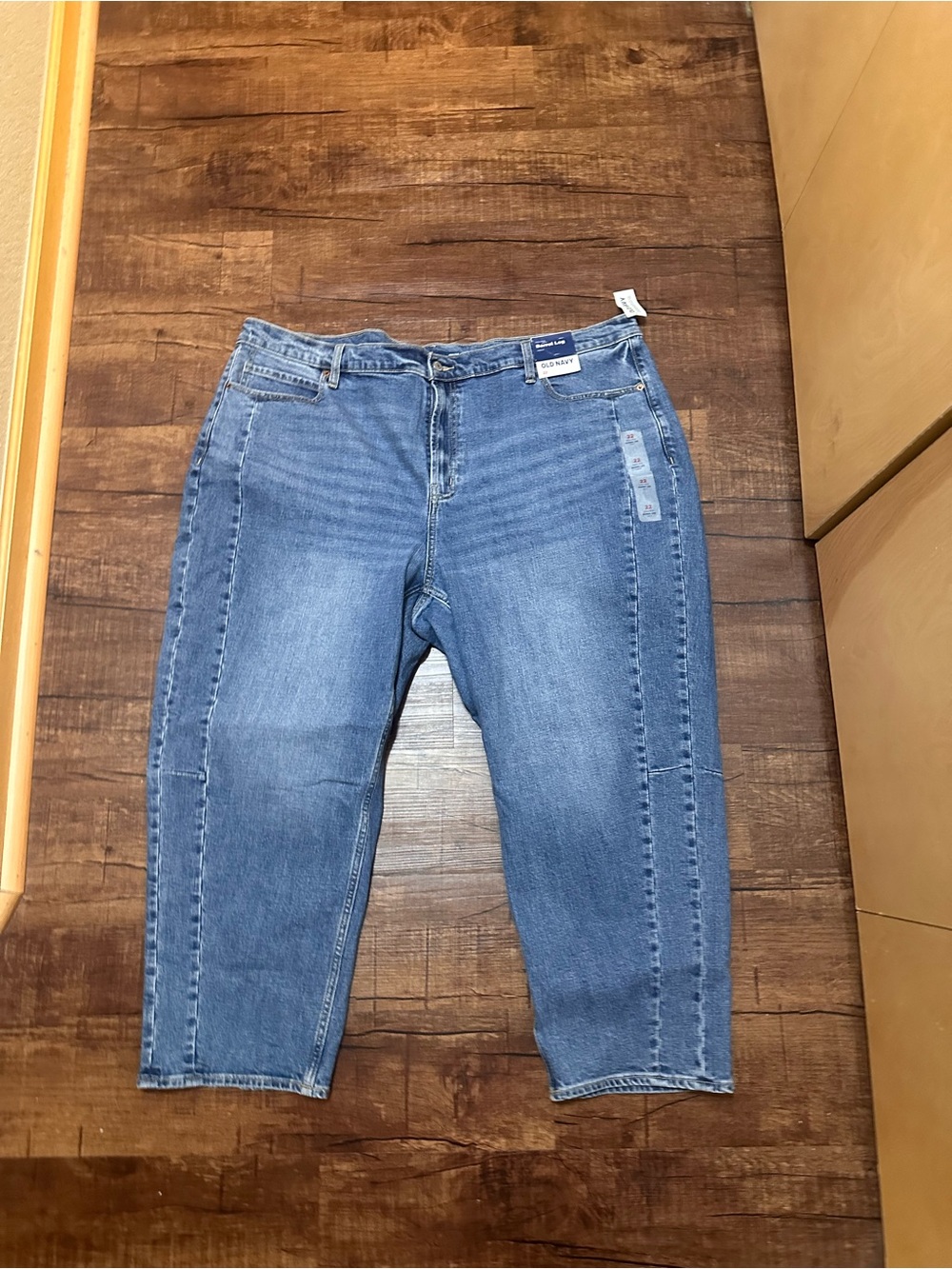 Old Navy barrel Jeans in Medium Blue